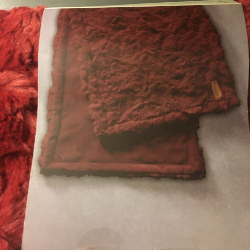 NIP Koolaburra By Ugg Bella Table Runner Deep Wine 14"x72"